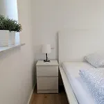 Διαμέρισμα Vollmoebliertes Mit Balkon *