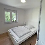 Vollmoebliertes Mit Balkon Διαμέρισμα *