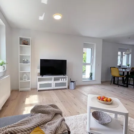 Vollmoebliertes Mit Balkon *