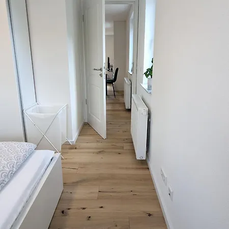 Vollmoebliertes Mit Balkon