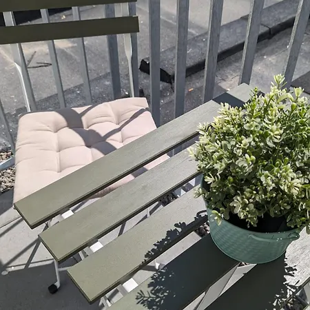 Vollmoebliertes Mit Balkon Apartment Sindelfingen