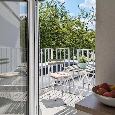 아파트 Vollmoebliertes Mit Balkon