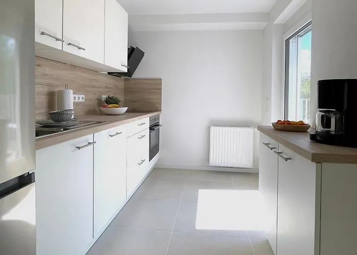 Vollmoebliertes Mit Balkon ジンデルフィンゲン