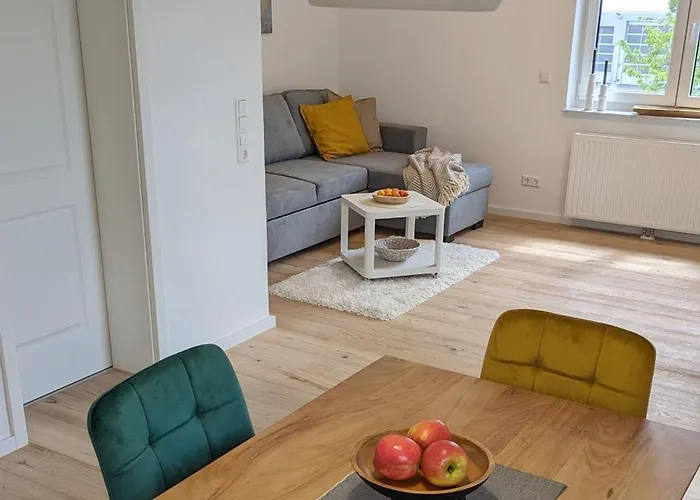 Vollmoebliertes Mit Balkon アパート